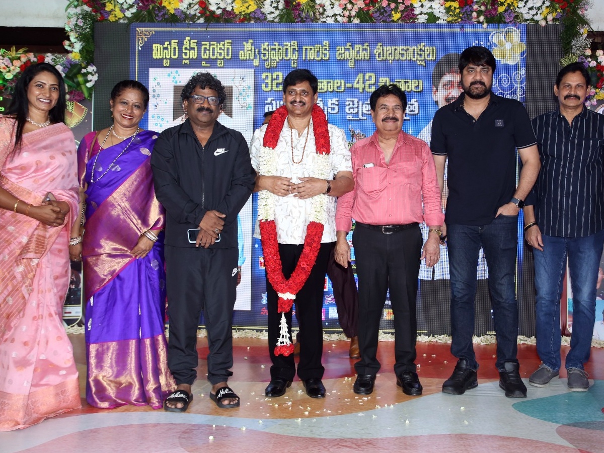 Director SV Krishna Reddys birthday celebrations in grand style photos2