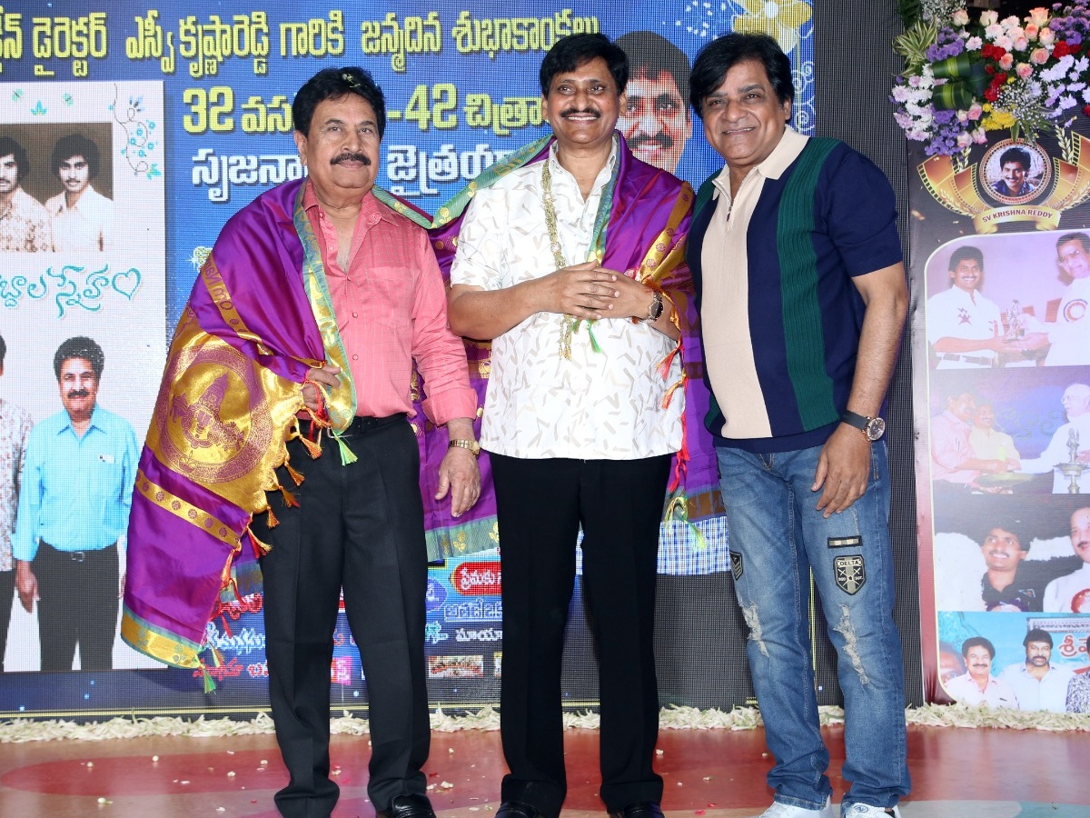 Director SV Krishna Reddys birthday celebrations in grand style photos5