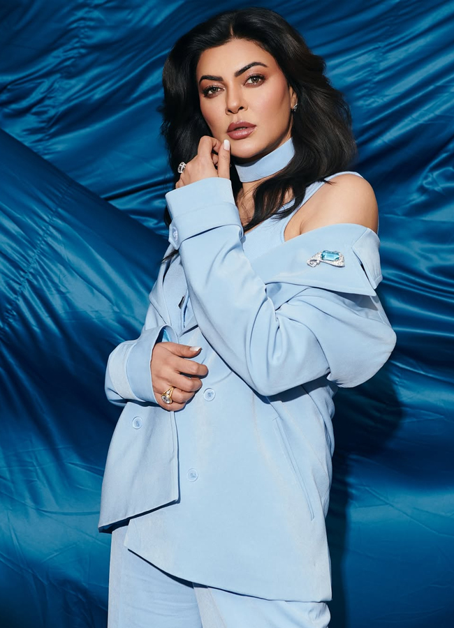 Sushmita Sen makes a style point in a blue suit5