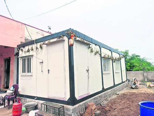గ్రామాల్లోనూ కంటైనర్ గృహాలు1