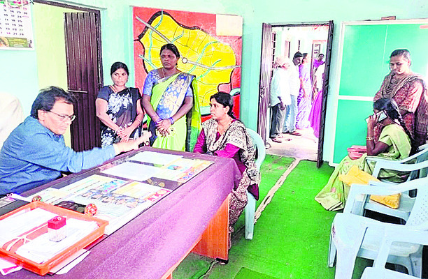 హెచ్ఎంలే ఎంఈవోలు2