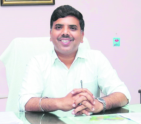 వార్డు అధికారులు ఎక్కడ?1