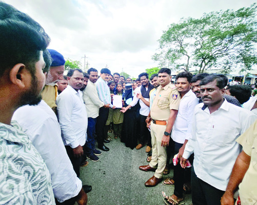 గ్రామీణ ప్రాంతాలకు బస్సులు నడపాలి1