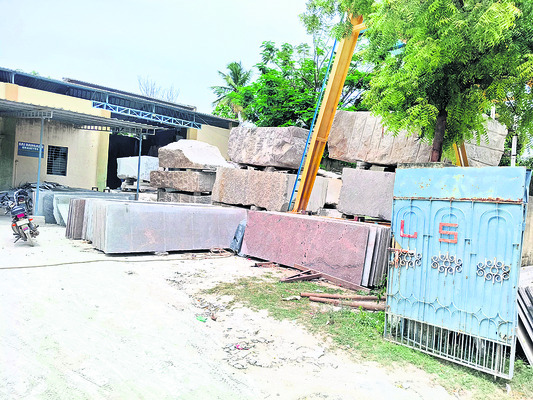 గ్రా‘నైట్’..రైట్రైట్!1
