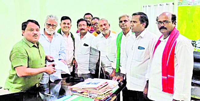 సీఎం పర్యటన ఏర్పాట్లు పరిశీలన
1