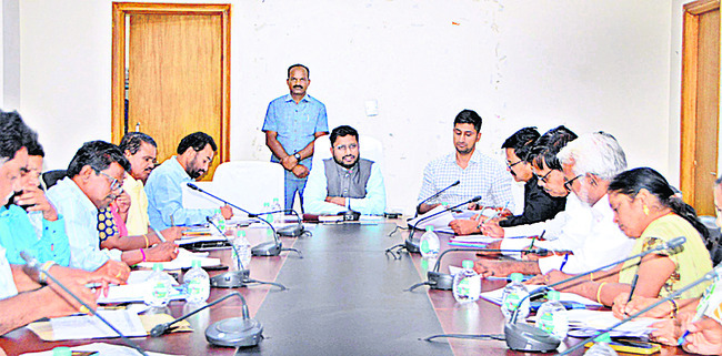 ‘భూభారతి’ దరఖాస్తులను వేగంగా పరిష్కరించాలి1