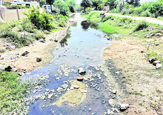 అధ్వానంగా కాల్వలు1