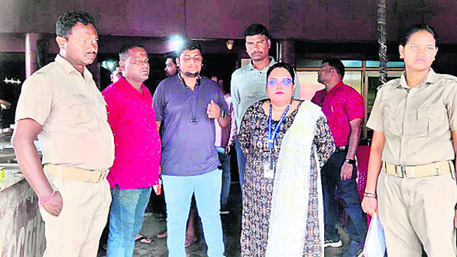 హోటళ్లపై ఆకస్మిక దాడులు 1