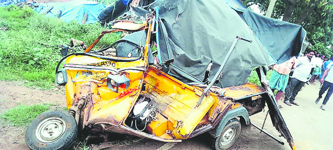 మూడు కుటుంబాల్లో విషాదం1