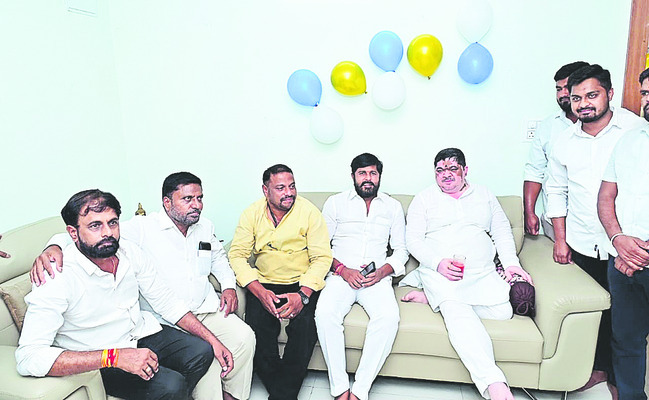 బిక్కుబిక్కు చదువులు1