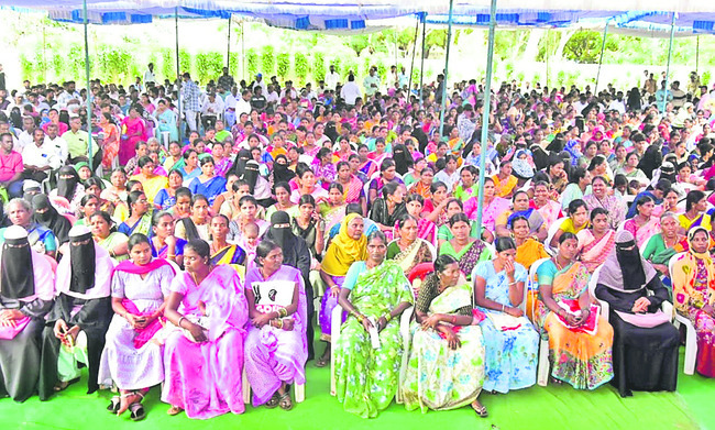నాలుగు విడతల్లో నగదు జమ 1