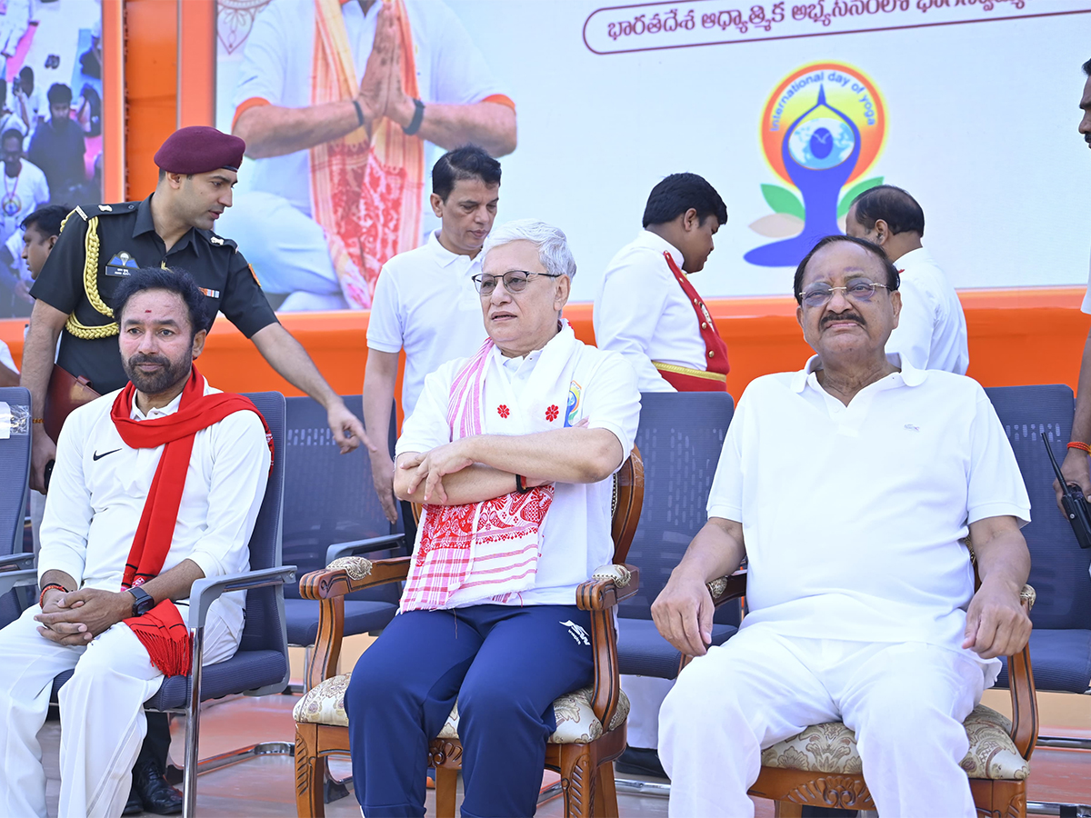 international yoga day 2025 celebration lb stadium photos11