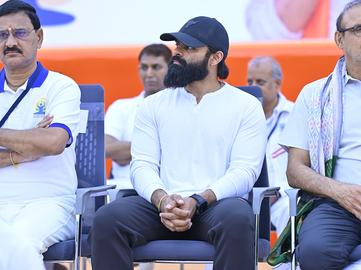 international yoga day 2025 celebration lb stadium photos18