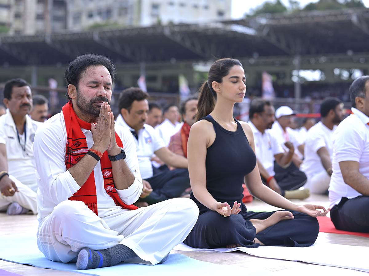international yoga day 2025 celebration lb stadium photos20