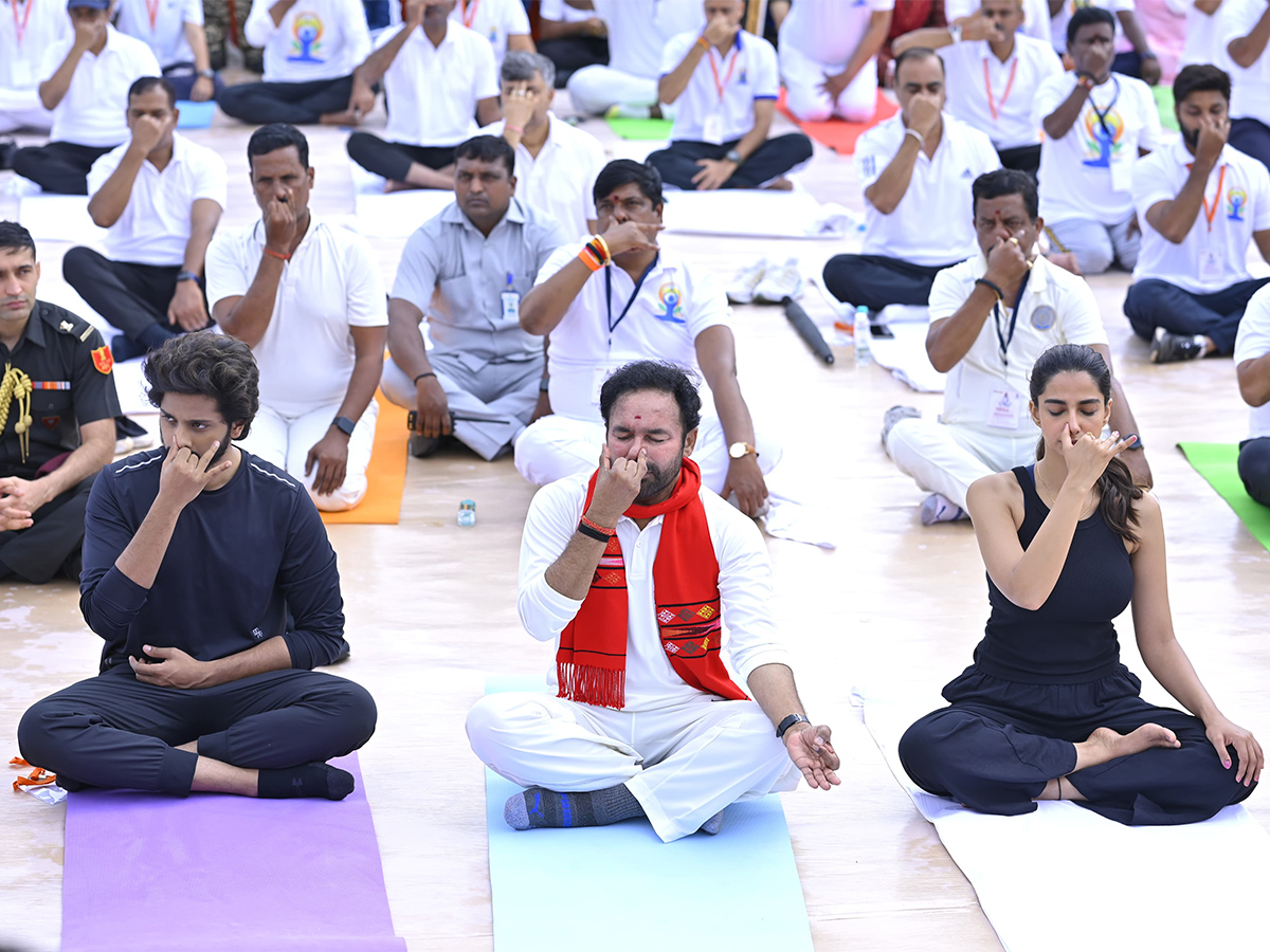 international yoga day 2025 celebration lb stadium photos22