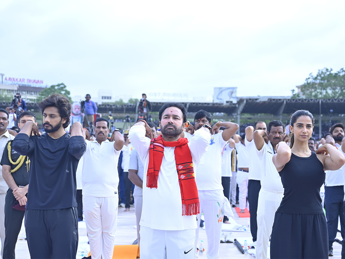 international yoga day 2025 celebration lb stadium photos8