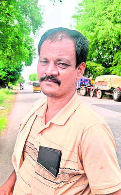 రోడ్డున పడ్డ మామిడి!3
