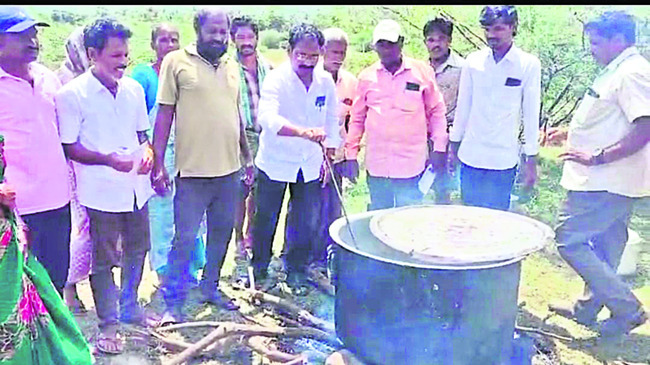 పరిహారం కోసం వంటావార్పు 1