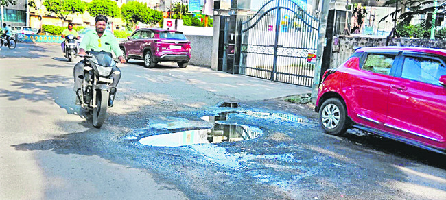 నడుములు విరుగుతున్నాయ్ ! 1
