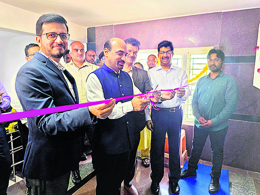 రైలు కింద పడి యువకుడు ఆత్మహత్య1