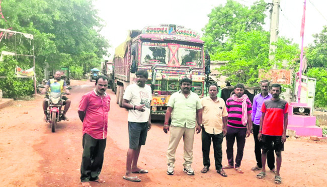 దళారులను నమ్మి మోసపోవద్దు2