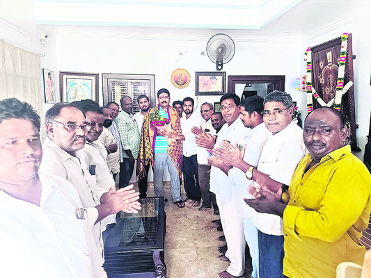 నిరుద్యోగులు, విద్యార్థులకు అండగా నిలవండి1
