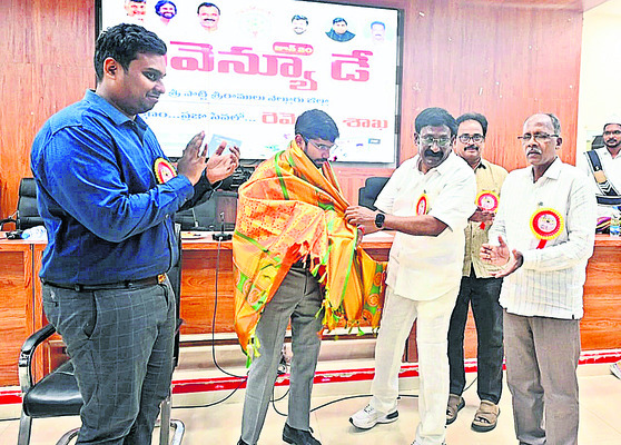 ప్రజలకు వేగంగా సేవలు : కలెక్టర్‌ 1
