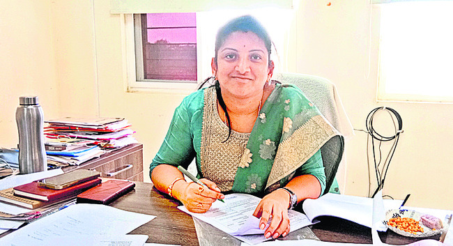 ప్లీజ్ మేడం..1