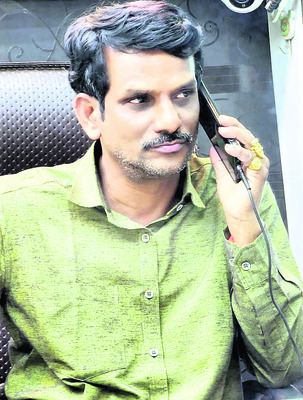 వారణాసిలో ఆత్మహత్య చేసుకున్న దంపతులు
1