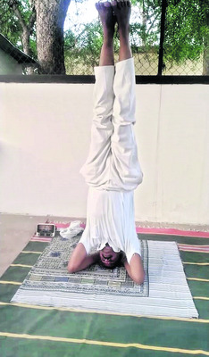 యోగా ఫ్యామిలీ.. 1