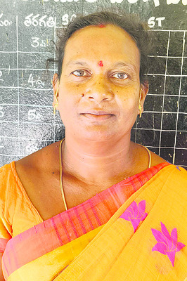 సగం సీట్లు ఖాళీ2
