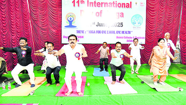 యోగాను విశ్వవ్యాప్తం చేసిన ఘనత మోదీదే1