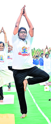 ఘనంగా యోగాంధ్ర 1