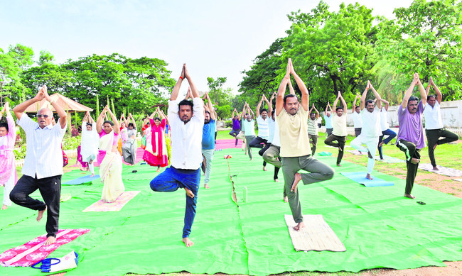 యోగా సాధనతో సంపూర్ణ ఆరోగ్యం 1