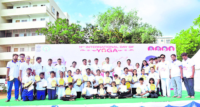 యోగాతో ఆరోగ్యవంతమైన సమాజం 1