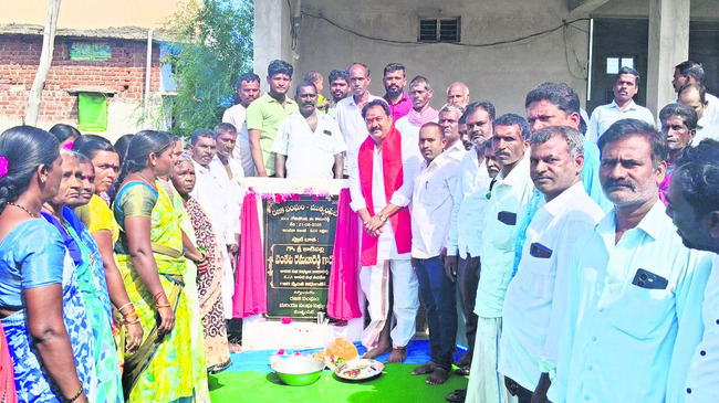 ఎన్నికల్లో ఇచ్చిన మాట నిలుపుకుంటా1