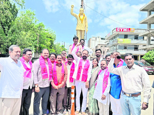 ప్రొఫెసర్ జయశంకర్కు ఘన నివాళి 1