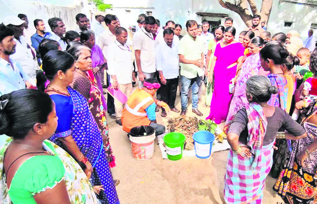 ప్రభుత్వ భూములు ఆక్రమిస్తే కఠిన చర్యలు
1