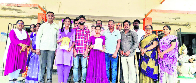 తమ్మిలేరులో యువకుడి గల్లంతు 1