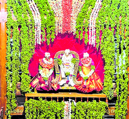 జడ్జి జయసూర్యను కలిసిన అసోసియేషన్ నేతలు
4