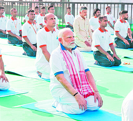 రికార్డు యోగా3