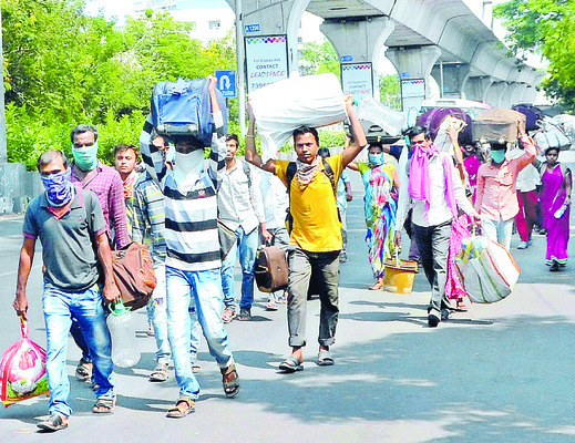 పేరుకుపోయిన ఫీజురీయింబర్స్మెంట్ బకాయిలు
2