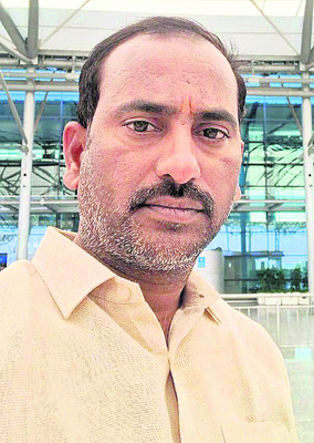 భక్తులకు వసతి కల్పించాలి
2