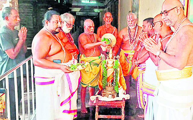 వైభవంగా కూర్మనాథుని జయంతి 1