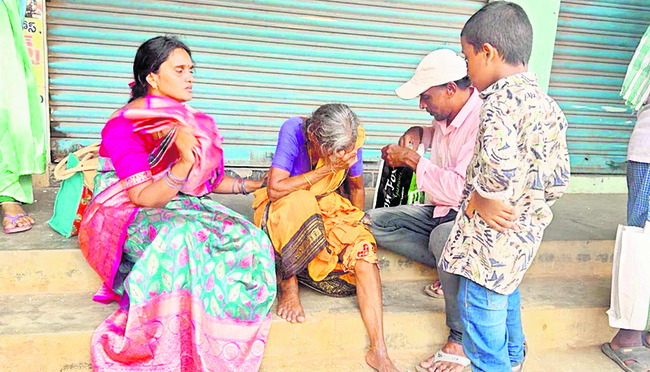 ద్వారకాతిరుమలలో ఆర్టీసీ బస్సుకు బ్రేక్లు విఫలం 1
