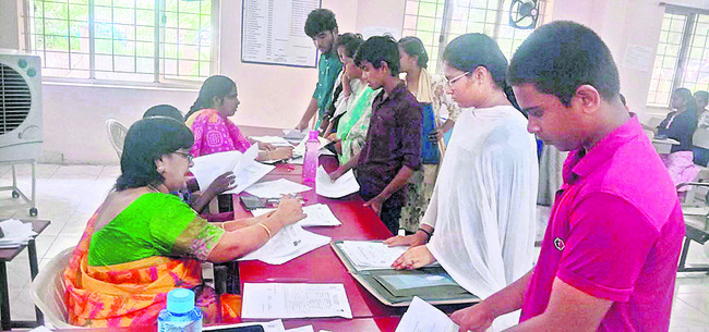 తిరుచ్చి వాహనంపై శ్రీనివాసుడు 1