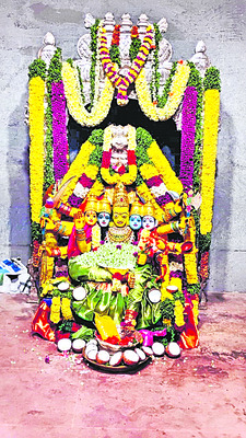 బాబు మోసాలపై యువత పోరు
5