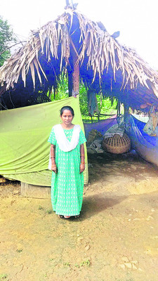 ఇందిరమ్మ ఇళ్లు మంజూరు చేయరూ..!
1