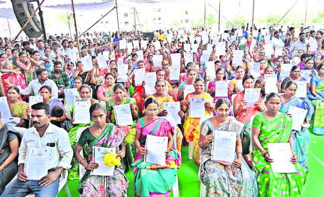 పేదల సొంతింటి కల సాకారం1