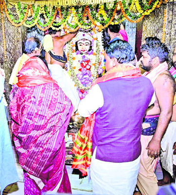 అలరనాథుని దర్శించుకున్న ముఖ్యమంత్రి 1